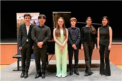 Die Mitwirkenden des Galakonzerts (von links): Publikumspreisträger Felix Amadeus Wu, Daehwan Kim, Eva Hummler, Vadim Nikitin, Ana Luminiţa Cipriana Pop und Kyungryung Kim. Foto: Elisabeth Klaper