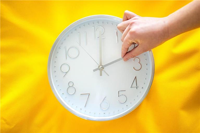 Die Moderne ist eine Zeit der Beschleunigung. Immer mehr Menschen müssen sich in immer kürzeren Fristen auf Neuerungen und Veränderungen einstellen: im Verkehr und Beruf, in der Freizeit und Familie, sogar in der Kirche. Das Tempo der Veränderungen steigt.