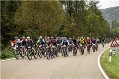 Die Mountainbiker beherrschen am zweiten Sonntag im Oktober das Bild in Spiegelberg und in den oft herbstlich bunten Wäldern rund um die Lautertalgemeinde. Archivfotos: Alexander Becher