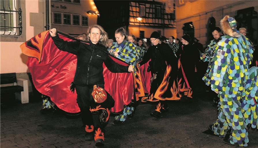 Die Murreder Henderwäldler haben schon viel Erfahrung mit eigenen Fasnetkampagnen sowie den Nachtumzügen, zu denen regelmäßig zahlreiche Zünfte kommen. Mit dem Landesnarrentreffen setzen sie nun noch eine Schippe drauf. Es werden rund 10000 Gäste erwartet. Archivfoto: J. Fiedler