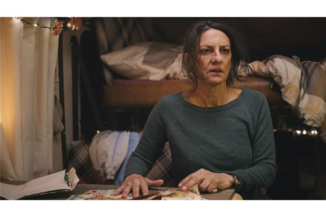 Die Mutter ist im Wohnmobil angekommen...