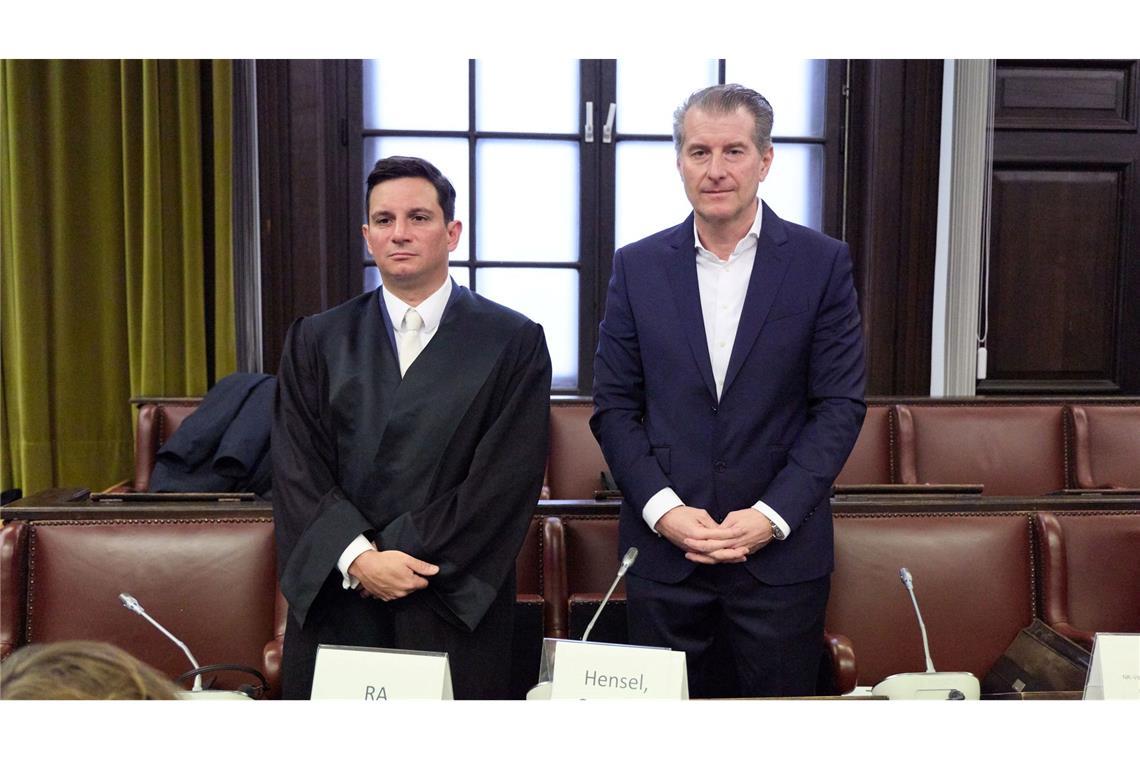 Die Nebenklage kritisiert die fachlichen Stellungnahmen des Psychologen als "wissenschaftlich völlig haltlos".