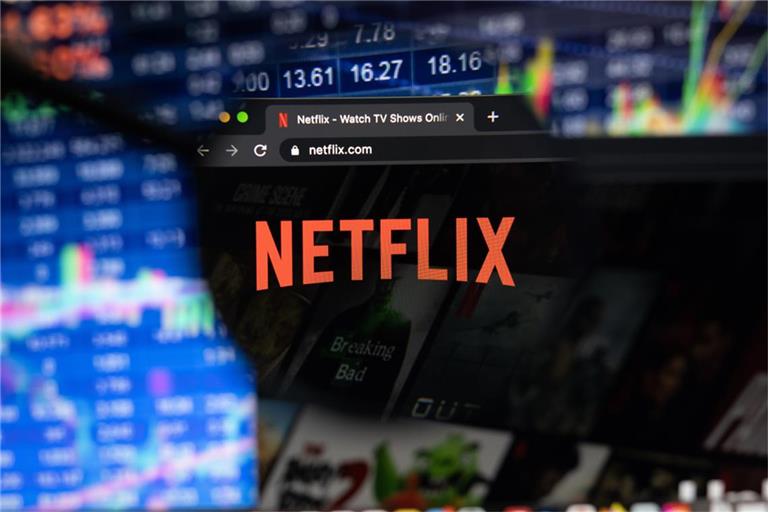 Die Netflix-Aktie fällt plötzlich deutlich im Wert und sorgt bei vielen Anlegern für Irritationen. Warum der Rückgang erwartet wurde.
