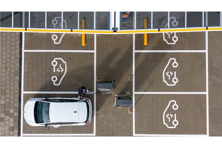 Die neue Förderung für Elektroautos hat das Interesse bei Kunden deutlich gesteigert. (Symbolbild)