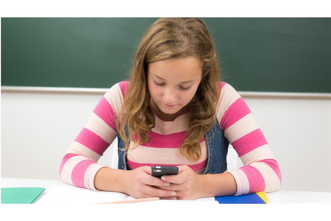 Zehntausende fordern Social-Media-Verbot bis 16 – Petition läuft Die Nutzung von Social-Media sollte erst ab 16 Jahren erlaubt sein, findet Jeannette Deckers, die Initiatorin einer Petition. (Symbolbild)