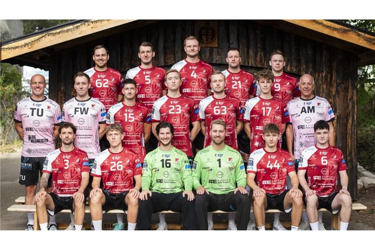 Die Oberliga-Handballer des TV Oeffingen in der Saison 2026/2027&nbsp;– hintere Reihe, von links: Timo Zoller, Luis Westner, Fabian Schindlbeck, Axel Steffens und Marcel Meyer – mittlere Reihe, von links: Trainer Tobias Unfried, Torwarttrainer Fabrice Wersch, Konstantin Schad, Lucas Frey, Tobias Rühle, Lewin Frey und Andreas Menne (Statistiken) – vordere Reihe, von links: Fynn Fröschle, Ferdinand Würmle, Marco Brecht, Yannick Seeger, Jonas Frey und Matti Thülly. Auf dem Bild fehlen: Tim Köhler,&nbsp;Fabian Langenfeld, Simon Merz, Lars Schweickhardt, Robin Stöhr, Torwarttrainer&nbsp;Marc Bürkle, Physiotherapeutin Franzi Förster&nbsp; und Co-Trainer Marco Kolotuschkin.