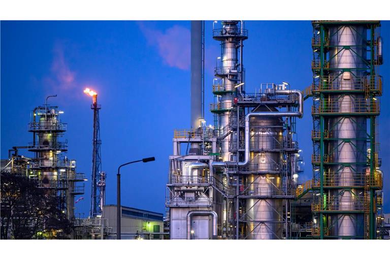 Die Ölraffinerie PCK in Schwedt bezieht kein russisches Öl mehr, erhält aber über die durch Russland verlaufende Druschba-Pipeline Öl aus Kasachstan. (Archivbild)