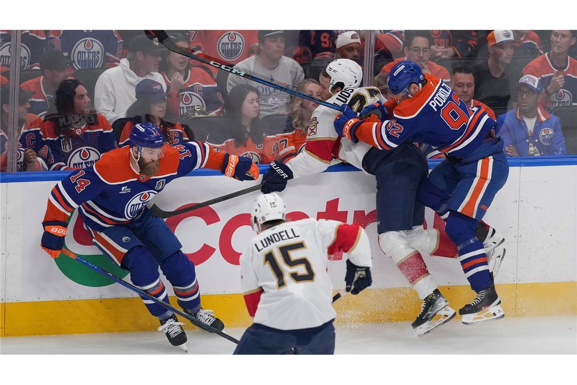 Draisaitl-Doppelpack: Oilers gewinnen Auftakt in NHL-Finals Die Oilers und Panthers lieferten sich ein intensives Auftaktmatch in die Stanley-Cup-Finals.