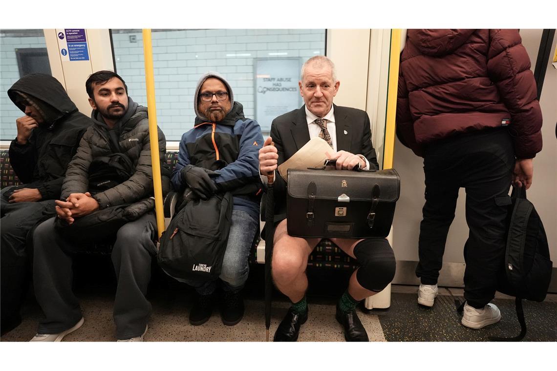 Die Organisatoren hatten dazu aufgerufen, sich untenrum so gewöhnlich wie möglich zu kleiden, damit es so aussieht, als hätte man die Hose schlicht vergessen.