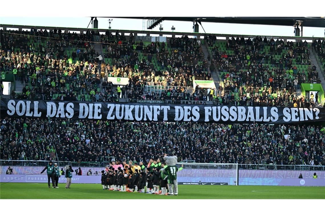 Die organisierten Fans wehren sich gegen geplante Maßnahmen durch die Politik.