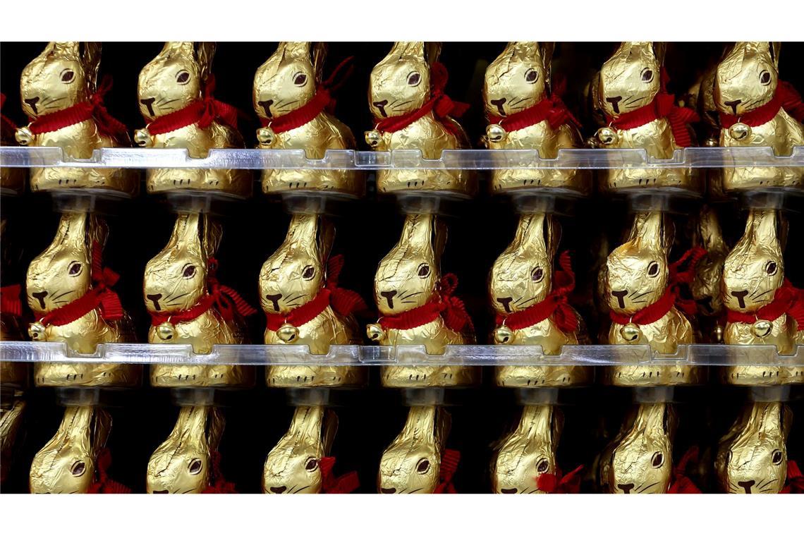 Die Osterhasen von Lindt sind seit einigen Wochen in den Supermärkten zu finden.