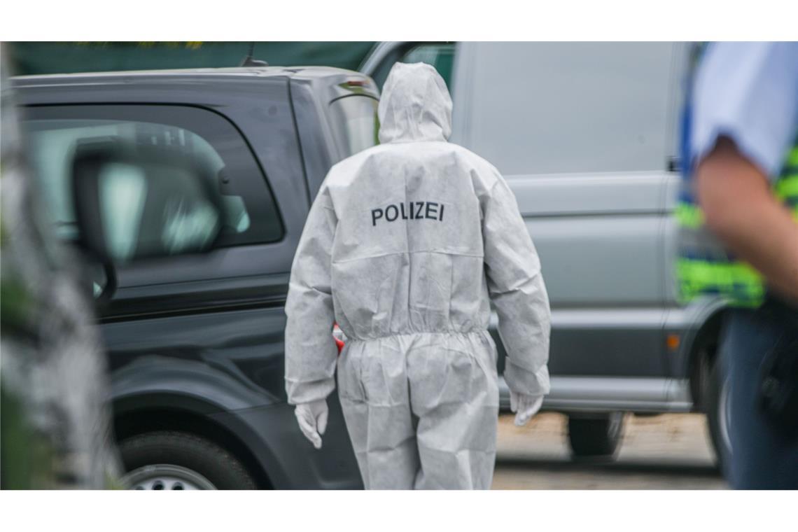 Die Polizei befindet sich nach dem Leichenfund im Großeinsatz.