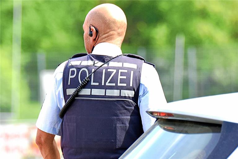 Die Polizei bittet um Zeugenhinweise. Symbolfoto: Tobias Sellmaier