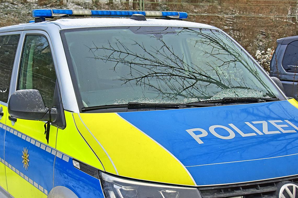 Die Polizei bittet Zeugen um Hinweise. Symbolfoto: Tobias Sellmaier