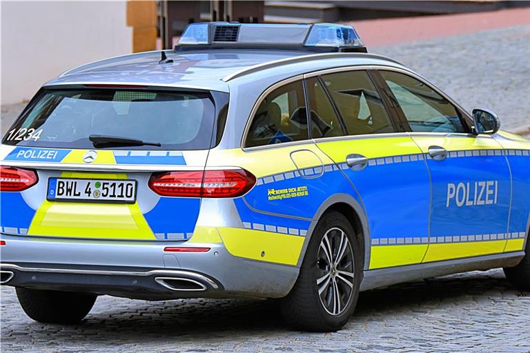 Die Polizei bittet Zeugen um Hinweise. Symbolfoto: Tobias Sellmaier