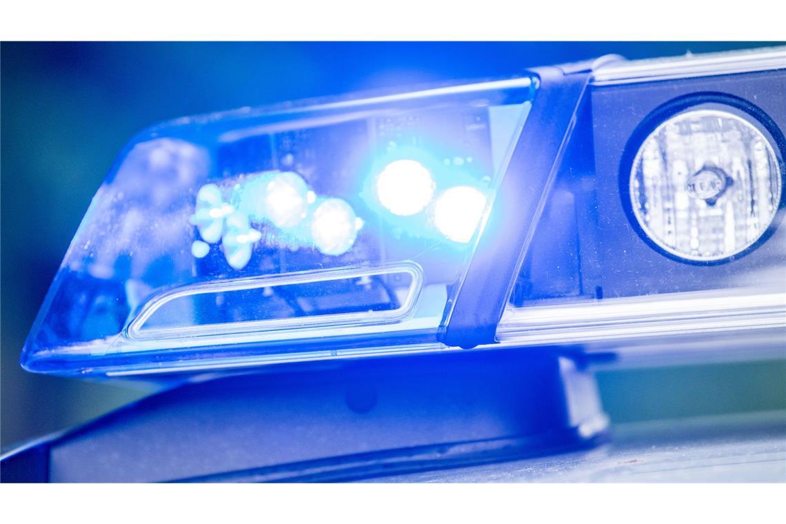 Achtjährige demolieren Autos von Lehrern ihrer Schule Die Polizei ermittelt (Symbolbild).