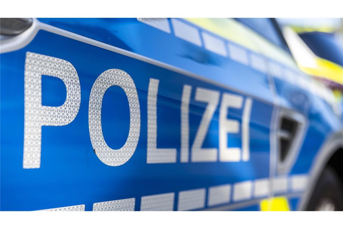Betrunkener bedroht Tankstellenkunden mit Schreckschusswaffe Die Polizei fand Betäubungsmittel bei dem Verdächtigen. (Symbolbild)