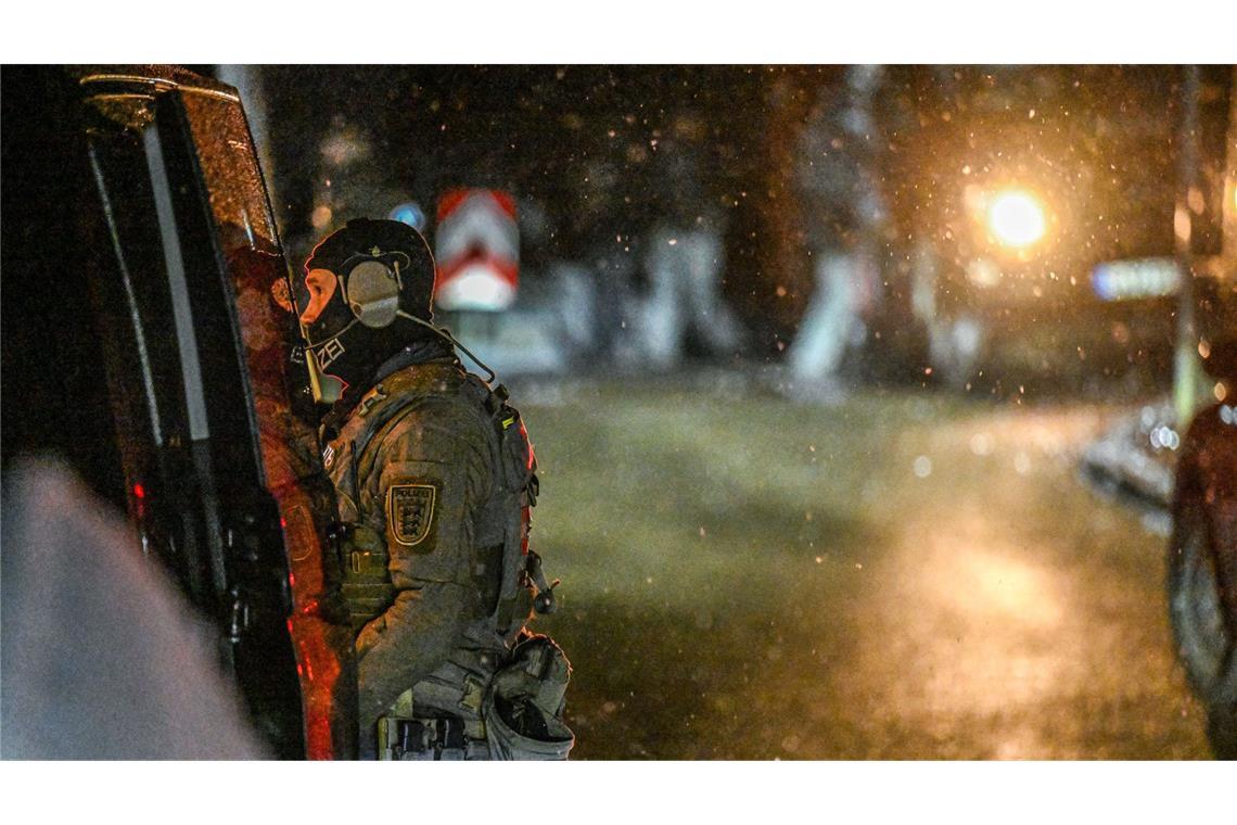 Zwangsräumung von „Reichsbürger“-Wohnung – Bewohner nicht zu Hause Die Polizei fand keine gefährlichen Gegenstände in der Wohnung des „Reichsbürgers“.