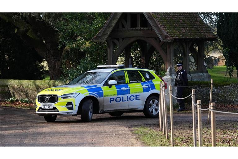 Die Polizei führt ihre Ermittlungen gegen Andrew fort.