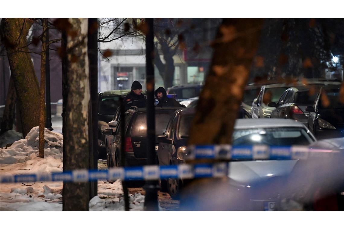 Mann erschießt mehrere Menschen in Restaurant Die Polizei geht davon aus, dass es sich nicht um ein Verbrechen im Zusammenhang mit der Mafia-Kriminalität gehandelt habe.