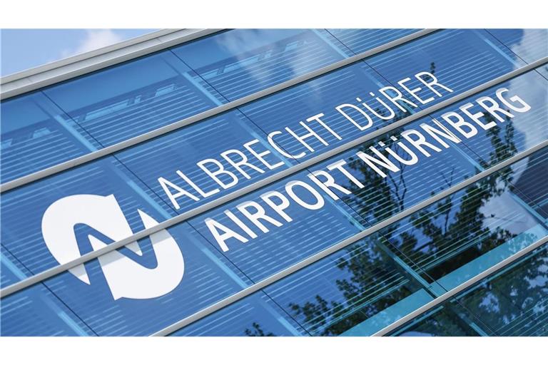 Die Polizei hat den Flughafen in Nürnberg abgesperrt. (Archivbild)