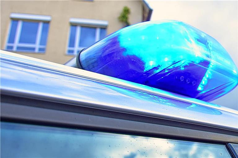 Die Polizei hat die Ermittlungen aufgenommen und bittet Zeugen um Hinweise. Symbolfoto: Tobias Sellmaier