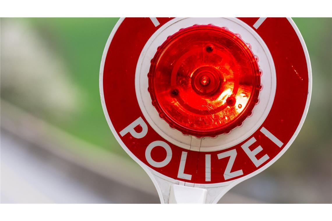 Die Polizei hat ein Auto gestoppt, in dem Kinder im Kofferraum mitfuhren (Symbolfoto).