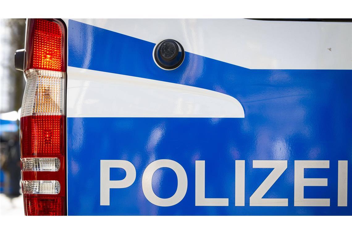 Die Polizei hat einen Lkw-Fahrer aus dem Verkehr gezogen, der mit 3,7 Promille unterwegs war (Archivbild).