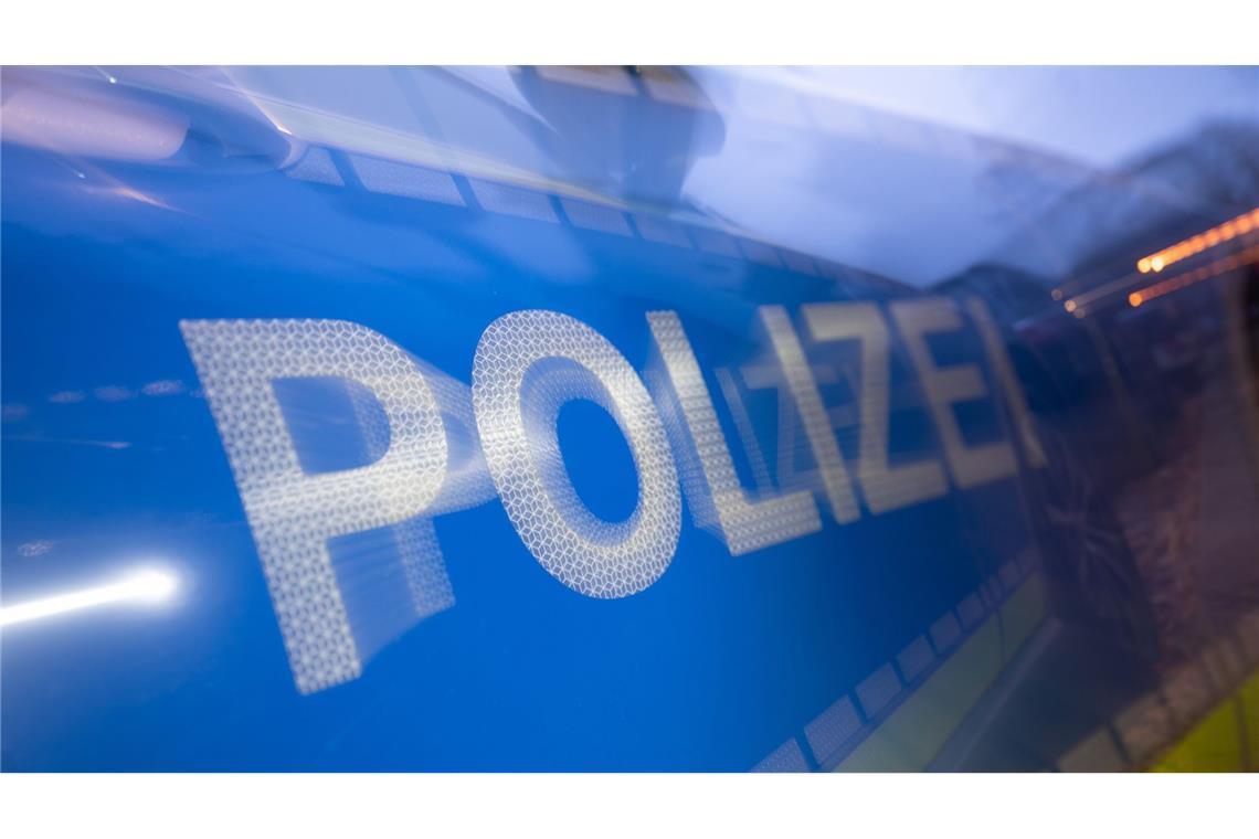 Israelflagge wird zweimal angezündet Die Polizei hat ihre Ermittlungen aufgenommen. (Symbolbild)