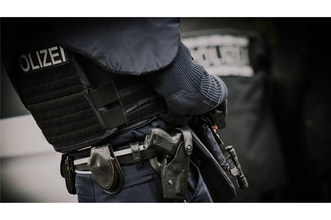 Die Polizei hat mit rund einem Dutzend Streifenwagen in der Pforzheimer Innenstadt nach einem Tatverdächtigen gesucht. Offenbar war in der Innenstadt ein Streit eskaliert (Symbolfoto).