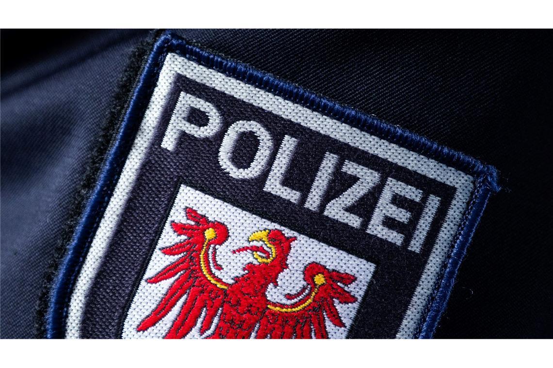Die Polizei hat nach Zeugenhinweisen ein totes Baby in einem Wohnhaus gefunden. (Symbolbild)