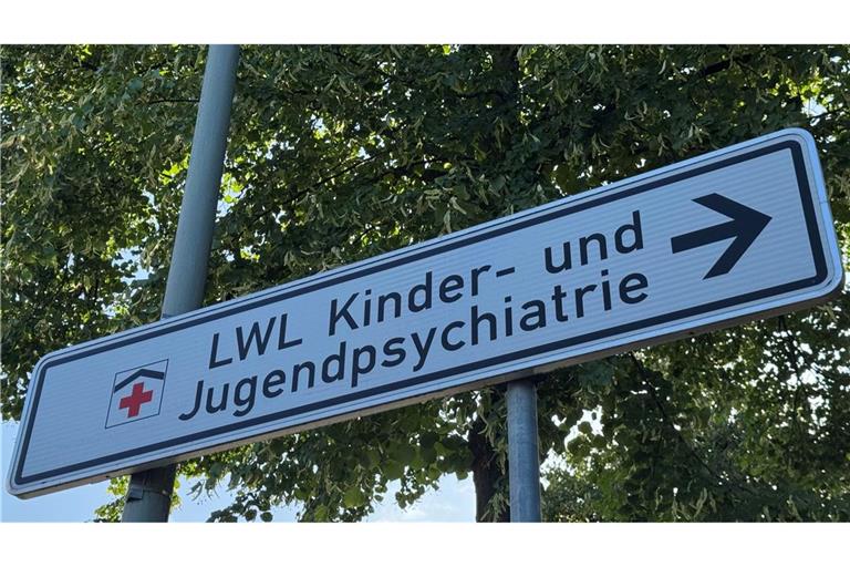 Die Polizei hatte nach dpa-Informationen vor der Tat die Klinik gewarnt.