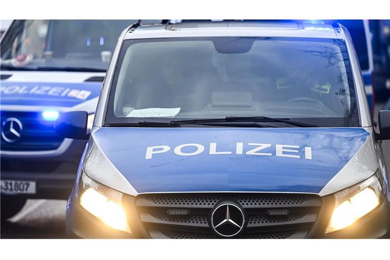 Die Polizei hatte zuvor mehrere Wohnungen in Neu-Ulm und Geislingen durchsucht. (Symbolbild)