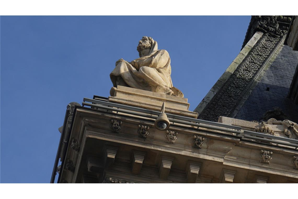 Die Polizei hofft die Louvre-Einbrecher dank zahlreicher Spuren zu fassen (Archivbild).