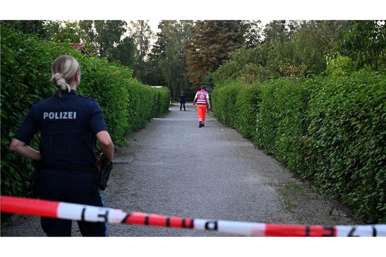 Die Polizei ist in der Kleingartenanlage im Einsatz.