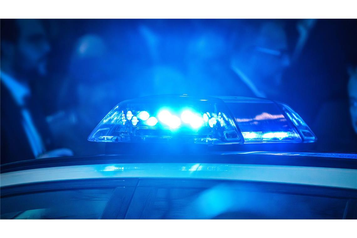 „Liebeshungriger“ Stuttgarter bricht ein, um Frau zu besuchen Die Polizei musste in Bad Urach zu einem alles andere als alltäglichen Einsatz ausrücken. (Symbolbild)