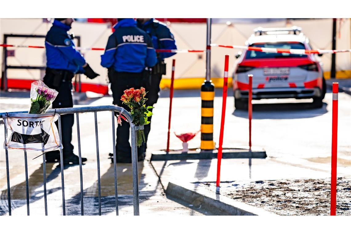 Die Polizei sperrte den Unglücksort weiträumig ab.