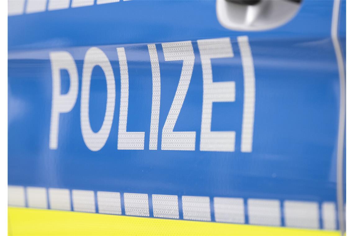 Räuber fesseln zwei Frauen in Lokal Die Polizei sucht mit einer Personenbeschreibung nach den Tatverdächtigen. (Symbolfoto)