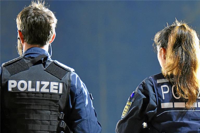 Die Polizei sucht nach Zeugen. Symbolfoto: Tobias Sellmaier