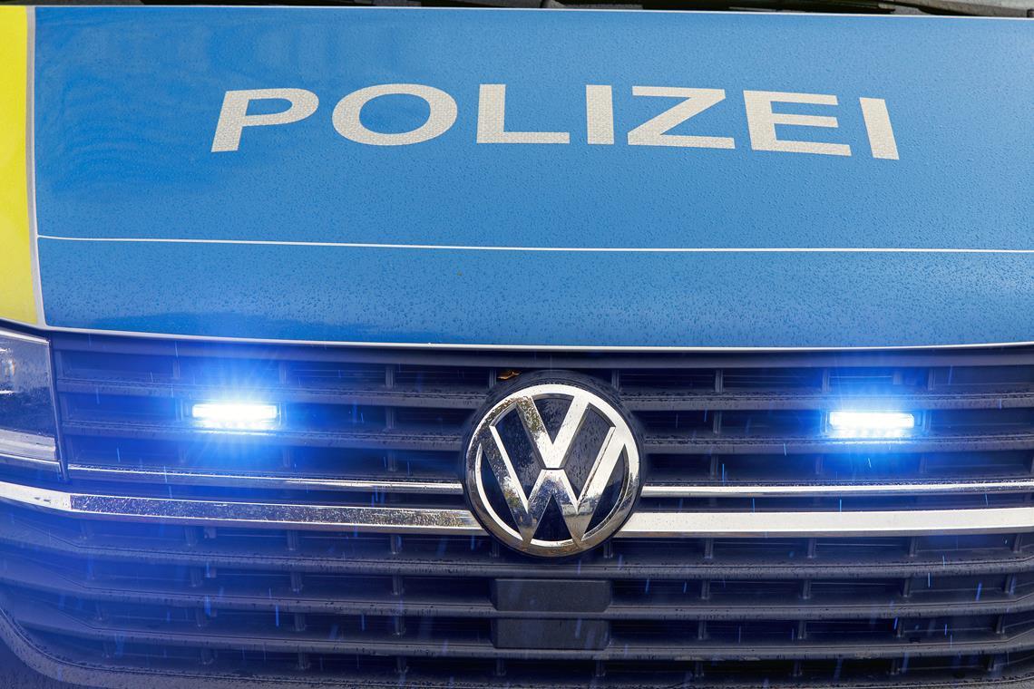 Die Polizei sucht nun Zeugen des Vorfalls. Symbolfoto: Jörg Fiedler