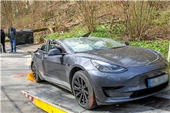 Die Polizei vermeldet den Tod des Fahrers. Foto: 7aktuell.de/Simon Adomat