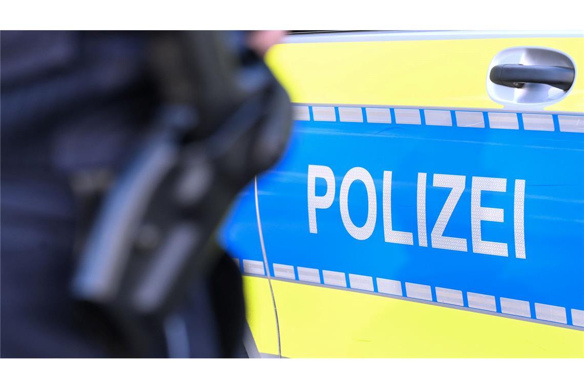 Die Polizei war am Morgen in drei Bundesländern im Einsatz. (Symbolbild)