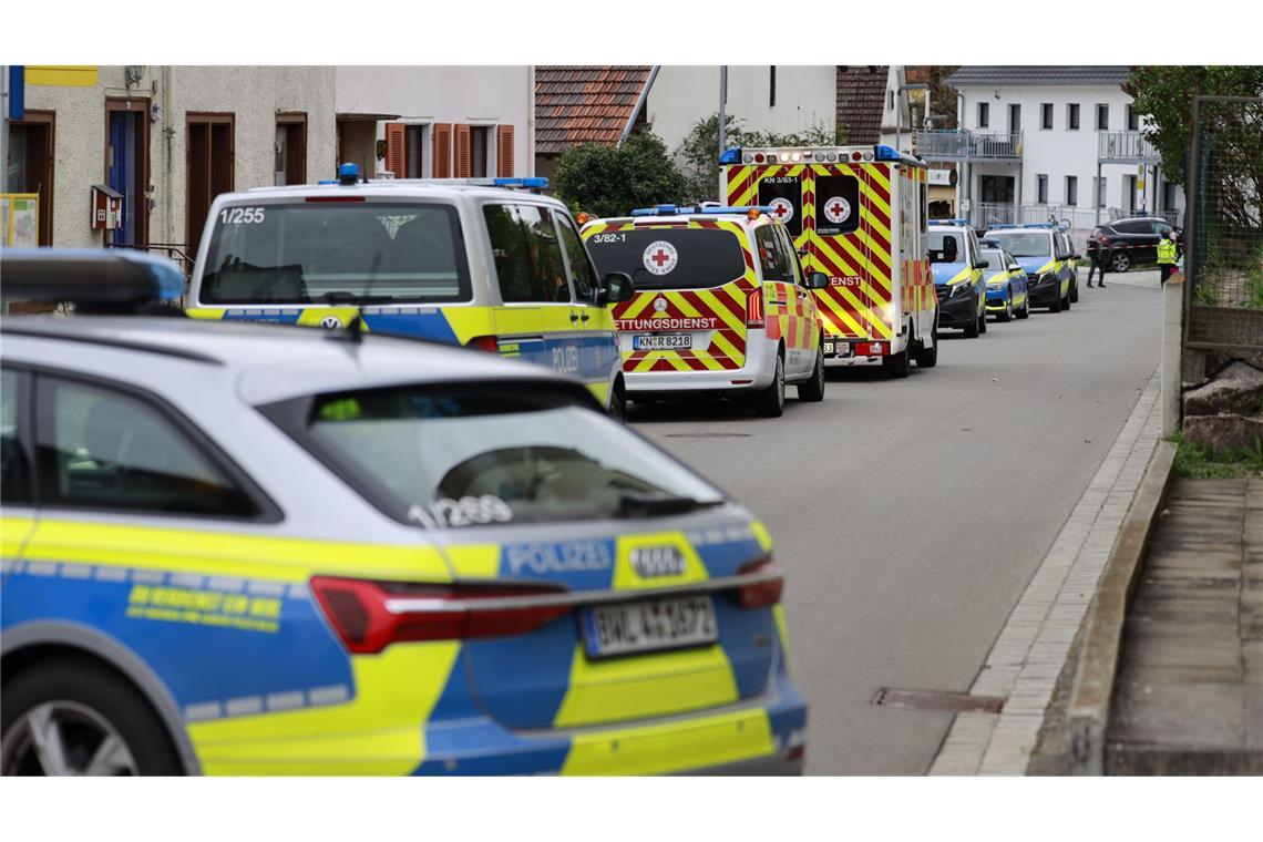 Ermittlungen nach Motiv des Mannes gehen weiter Die Polizei war mit einem Großaufgebot vor Ort.