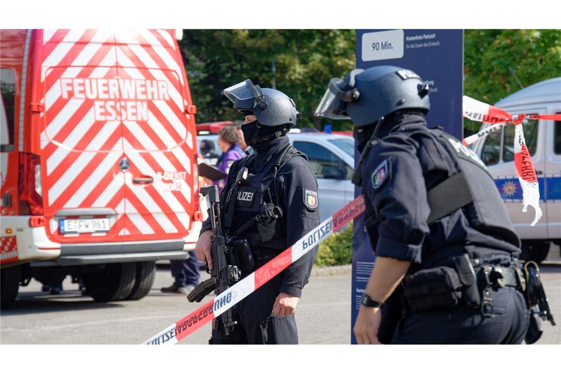 Die Polizei wird zu einem Großeinsatz gerufen.
