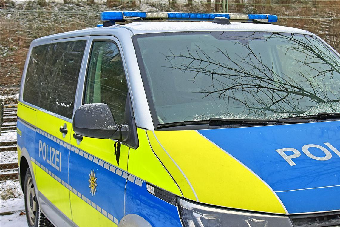 Die Polizei wurde zu dem Unfall in der Annonay-Straße gerufen. Symbolfoto: Tobias Sellmaier