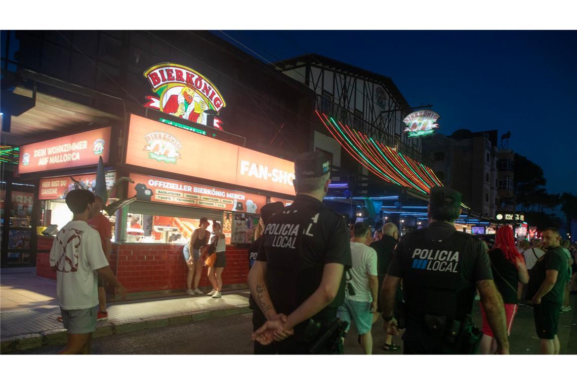 Polizei: Ballermann sicher - bei Beachtung von Grundregeln Die Polizeipräsenz wurde am Ballermann zuletzt verstärkt. (Archivfoto)