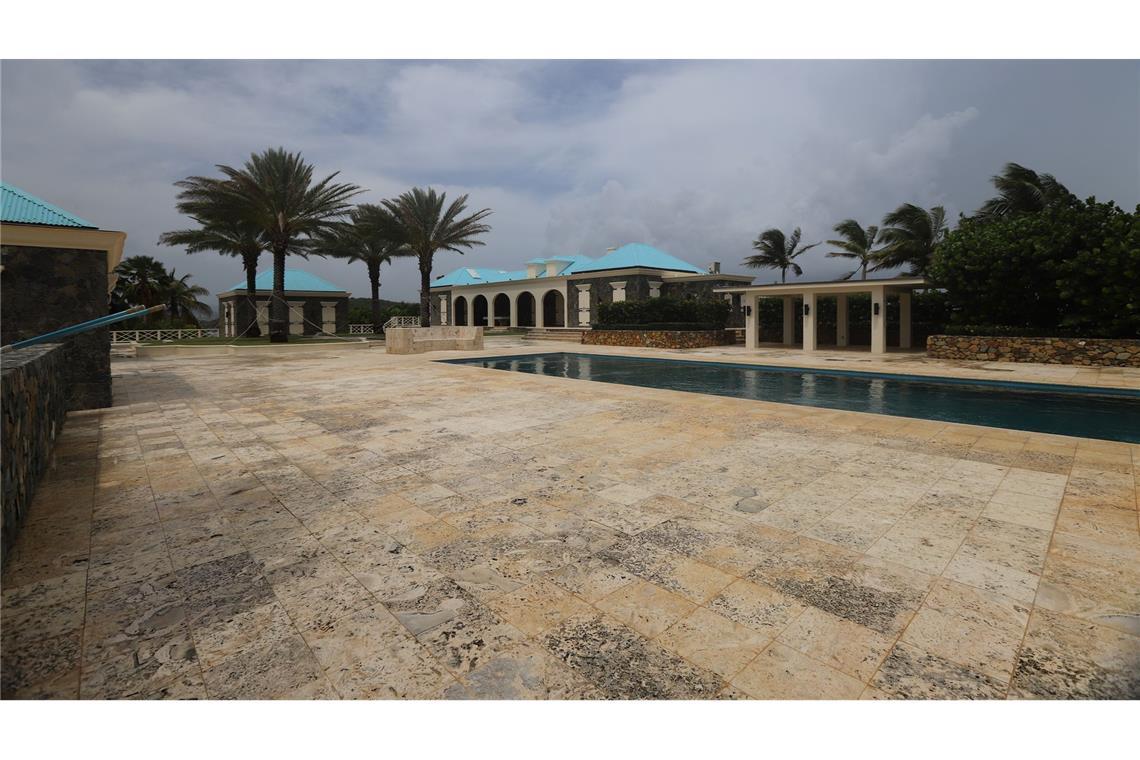 Die Poolanlage auf der Epstein-Insel.