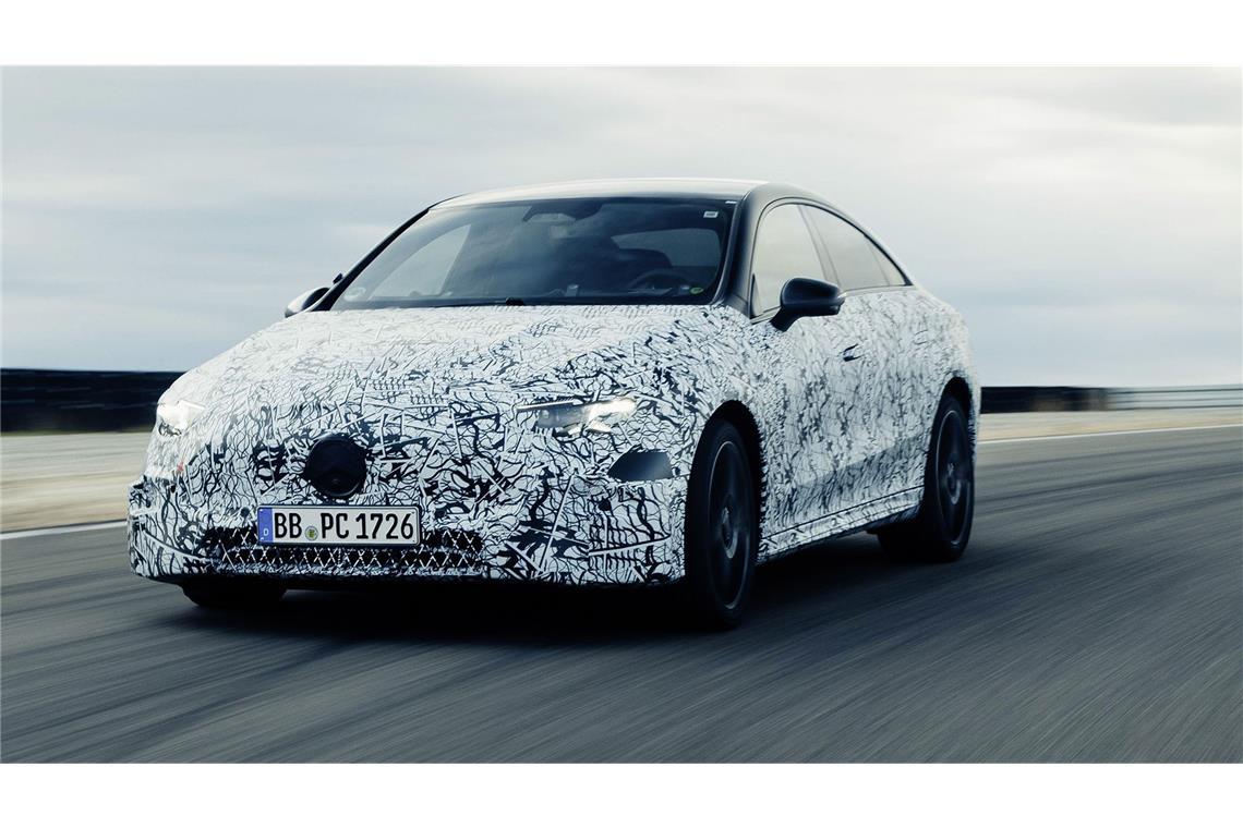 Mercedes-Chef Källenius geht auf Werbefahrt im neuen CLA Die Proportionen entsprechen dem 2023 vorgestellten Concept Car