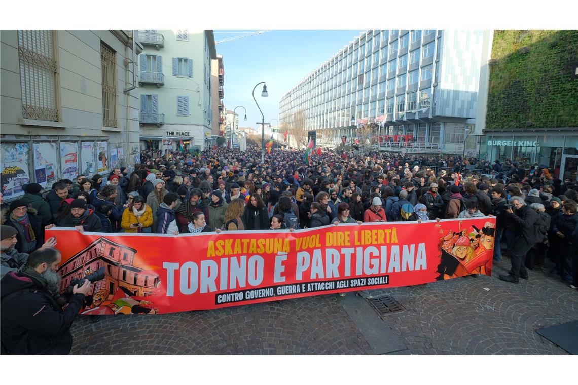 Die Proteste richteten sich gegen die Räumung eines linken Kulturzentrums.
