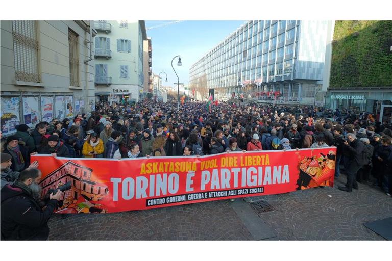 Die Proteste richteten sich gegen die Räumung eines linken Kulturzentrums.